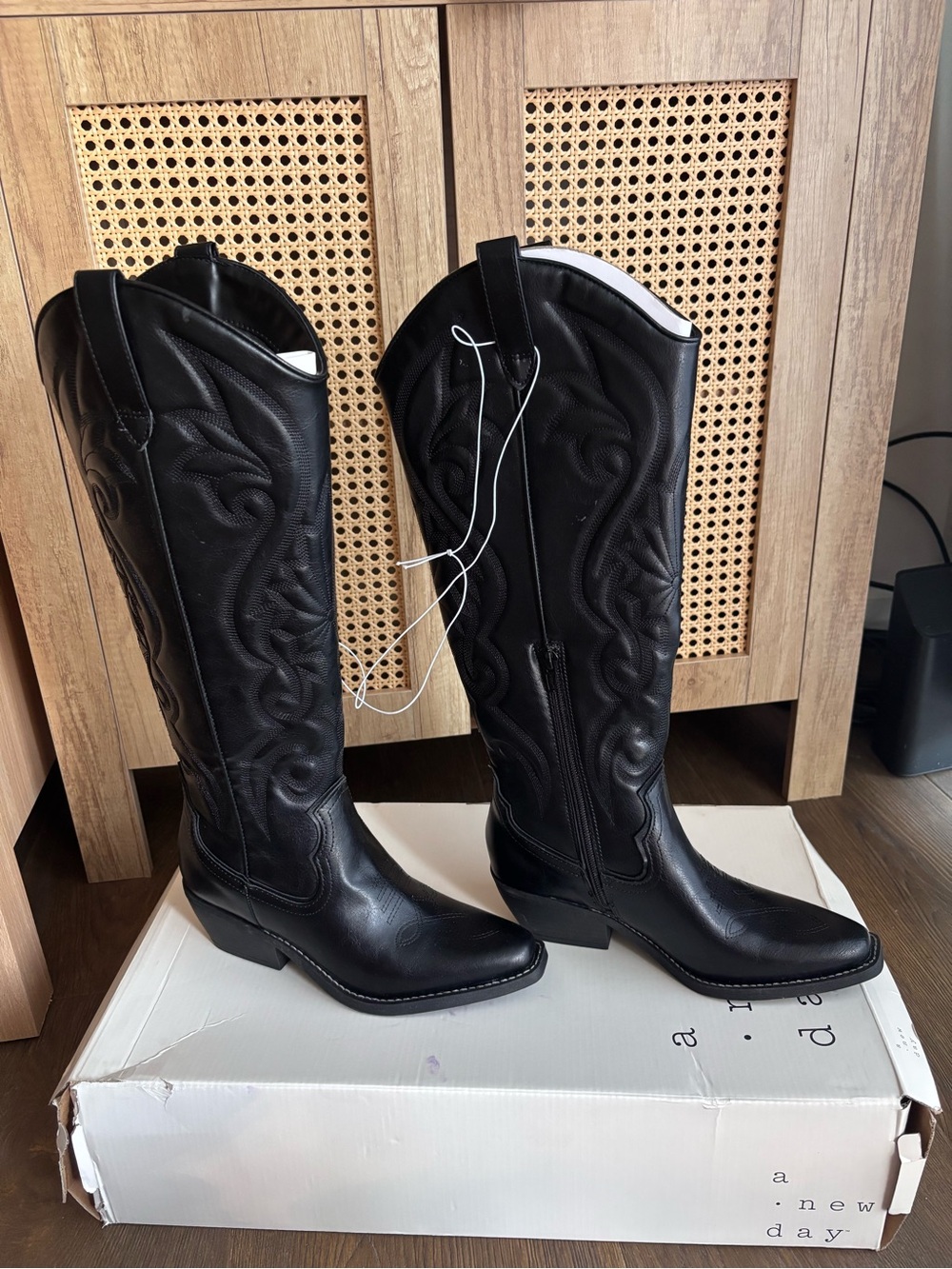 Women’s Black Western Knee-High Boots - Classic Cowboy Style